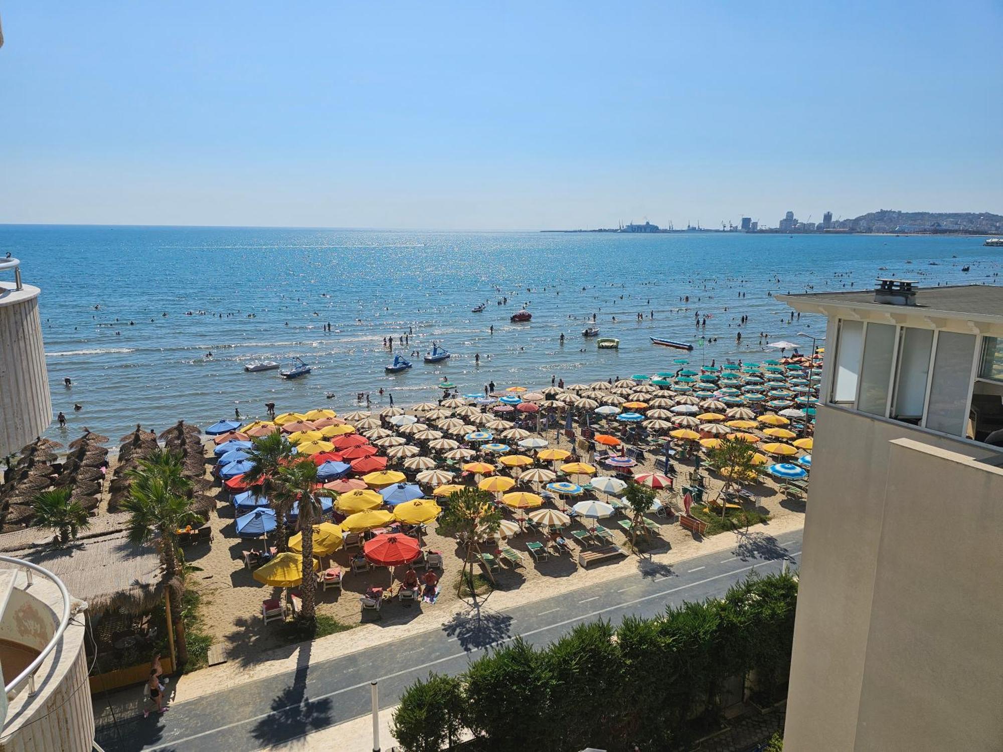 Bral Apartment 6 Durrës Exteriör bild